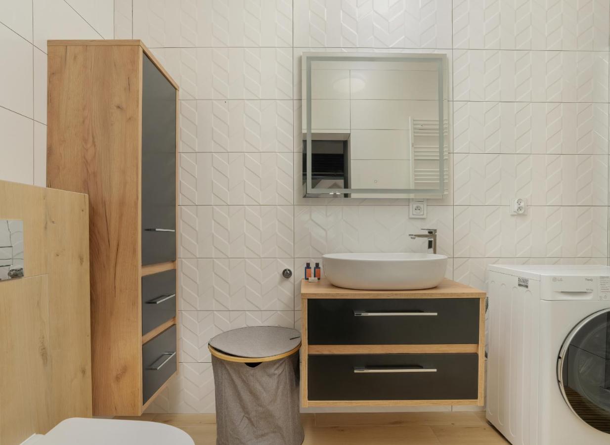Komeda Apartment Hidden In Poznan Old Town By Noclegi Renters Екстер'єр фото